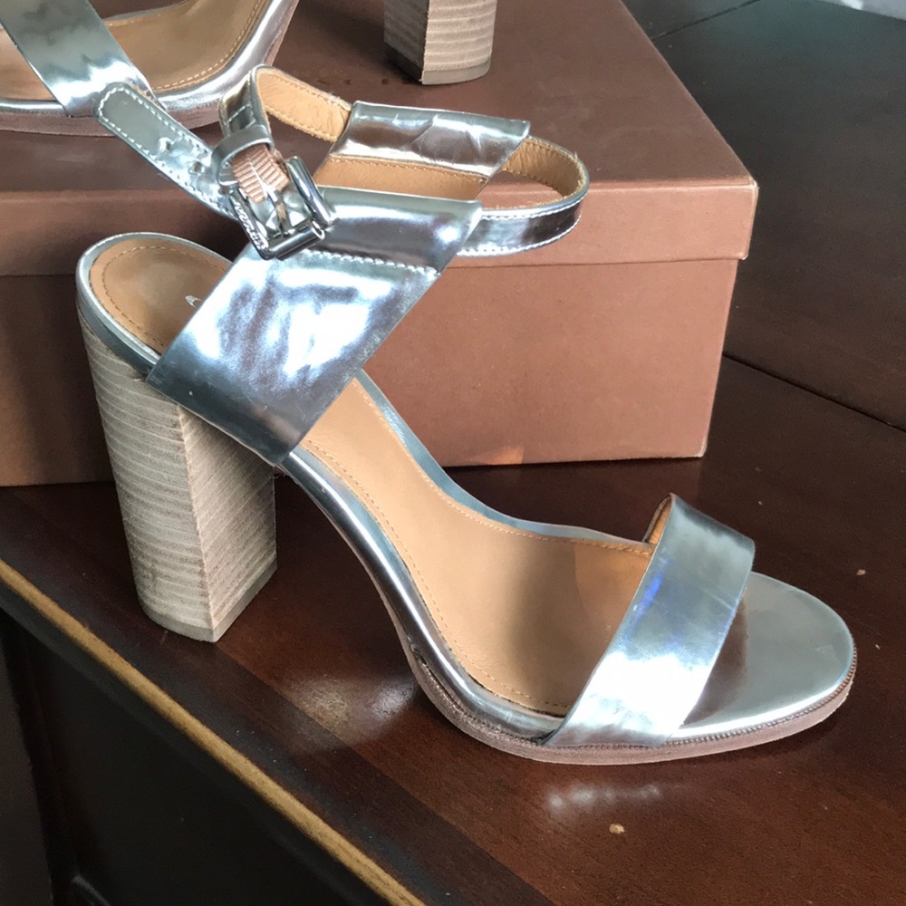Coach Lexey Heels